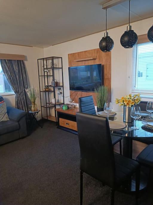 Stunning Holiday Home @ Uks Award Winning Beach Мейбълторп Екстериор снимка